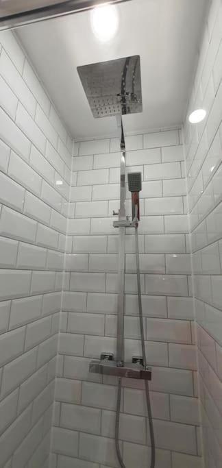 הוילה הרוגייט Stunning 4Bed Townhouse By Hic & Trendy Kings Quarter! מראה חיצוני תמונה